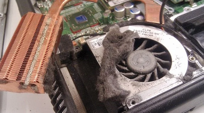 کثیف شدن دریچه ی فن لپ تاپ و تاثیر در داغ شدن لپ تاپ